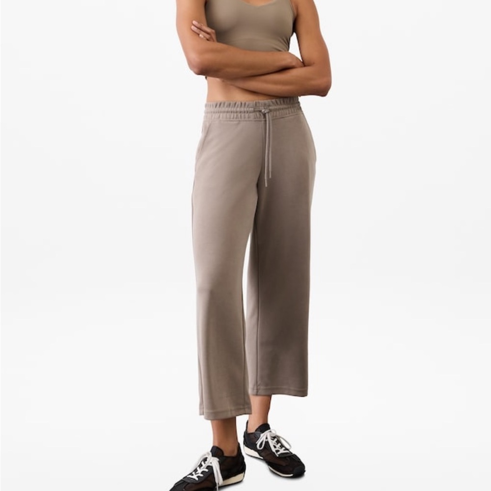 Athleta Seasoft Crop Pants
